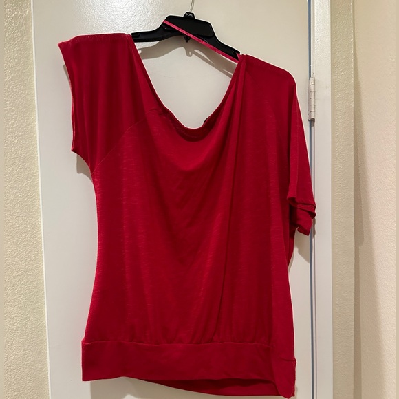 ♦️Red Off The Shoulder Top♦️ - Picture 4 of 4